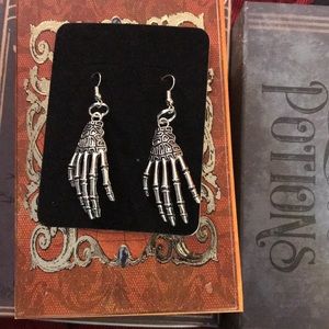 Skeleton hand earrings